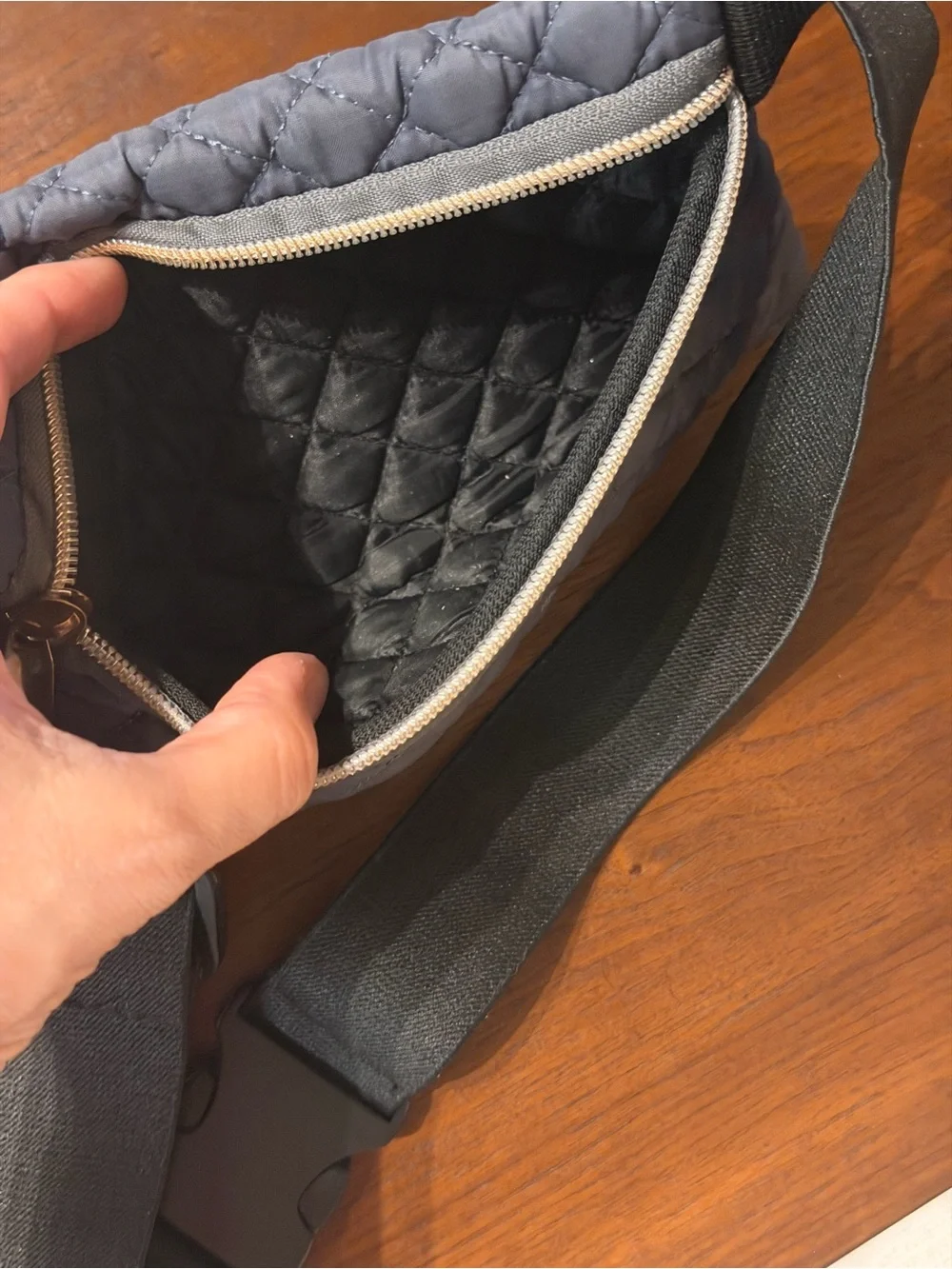 Quilted Navy Crossbody Fanny Pack Belt Bag Gray EUC - Picture 3 of 5